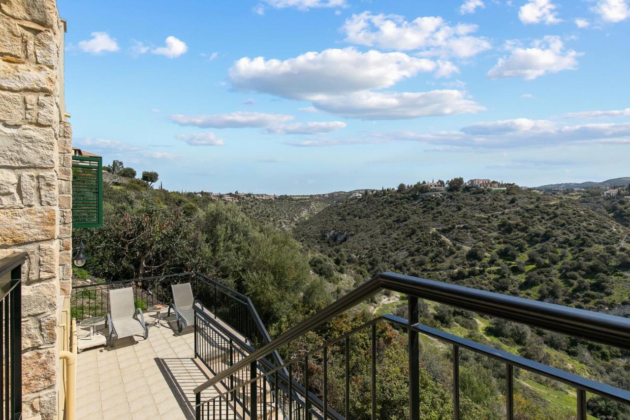 2 Bedroom Apartment Avdimou With Stunning Sea Views, Aphrodite Hills Resort كوكليا المظهر الخارجي الصورة